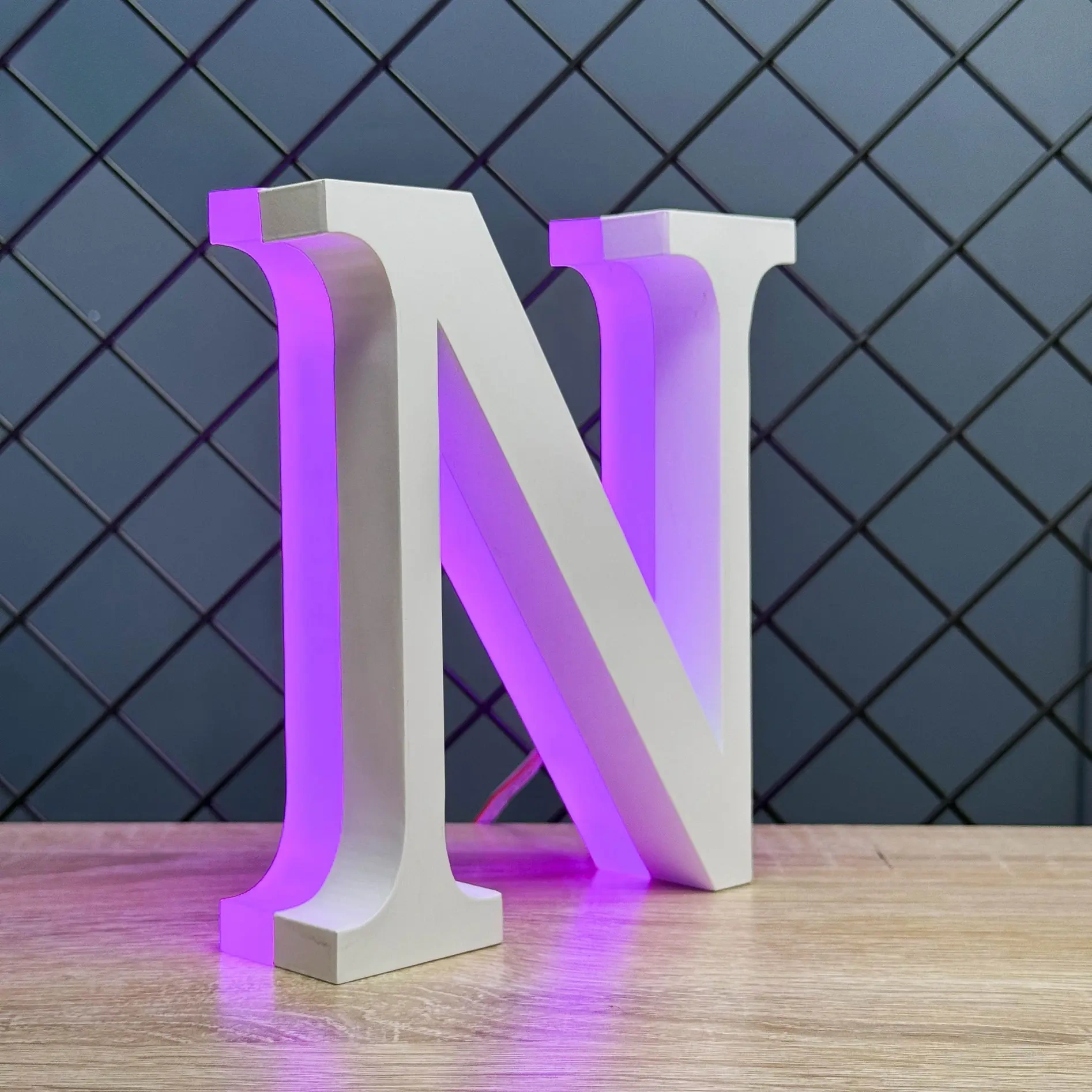 Restaurant signage case